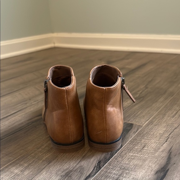 Girls Tan Ankle Boots with Side Zipper - Picture 2 of 4